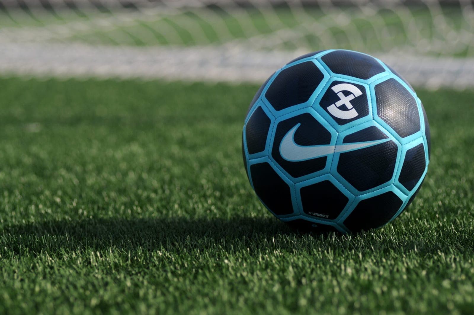 Išdalinti prestižiniai futbolo apdovanojimai: svarbiausią trofėjų atsiėmė L. Messi