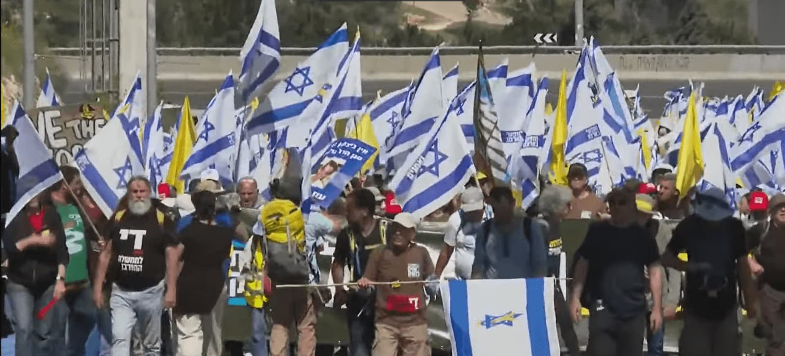 Jeruzalėje – milžiniški protestai prieš B. Netanyahu: reikalauja nutraukti karą Gazoje