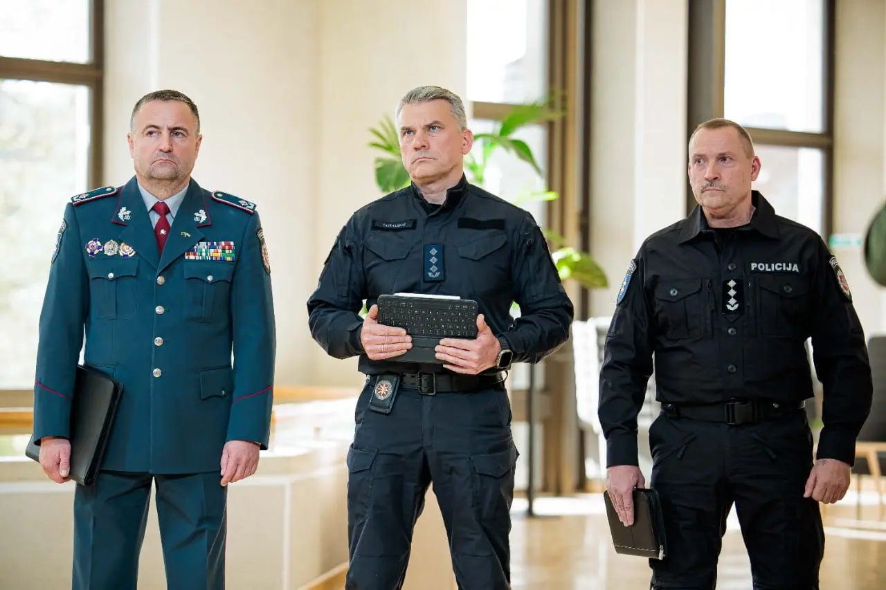 Prieš pasikeičiant valdžiai, keičiami pagrindinių tarnybų vadovai