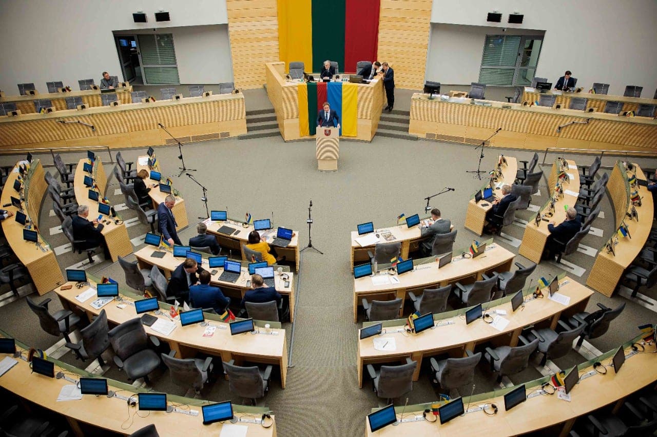 Naujojo seimo nariai: vieni „varto“ milijonus, kitų kišenėse švilpia vėjai