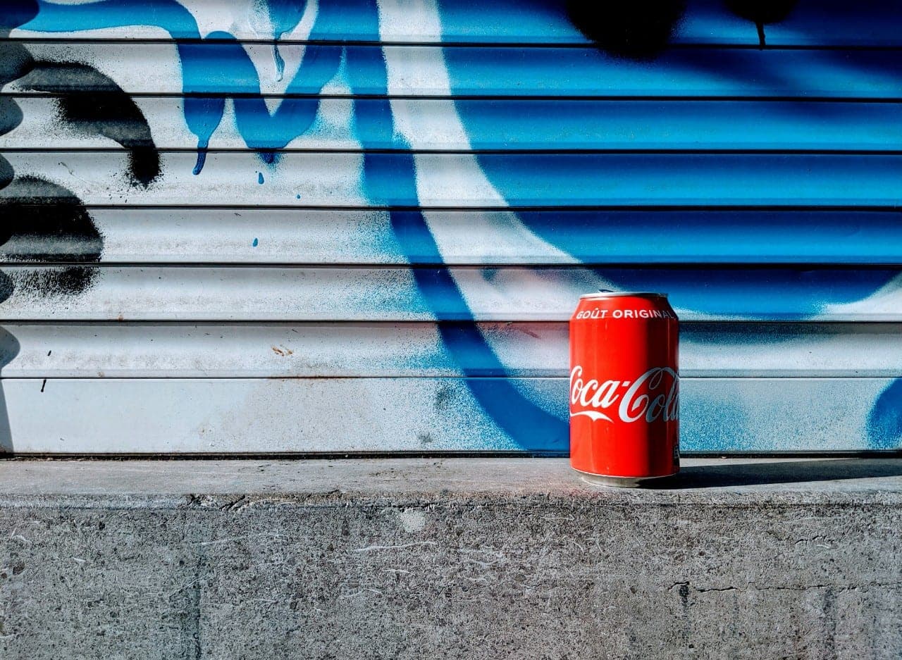 „Coca-Cola“ iš prekybos išėmė tūkstančius gėrimų