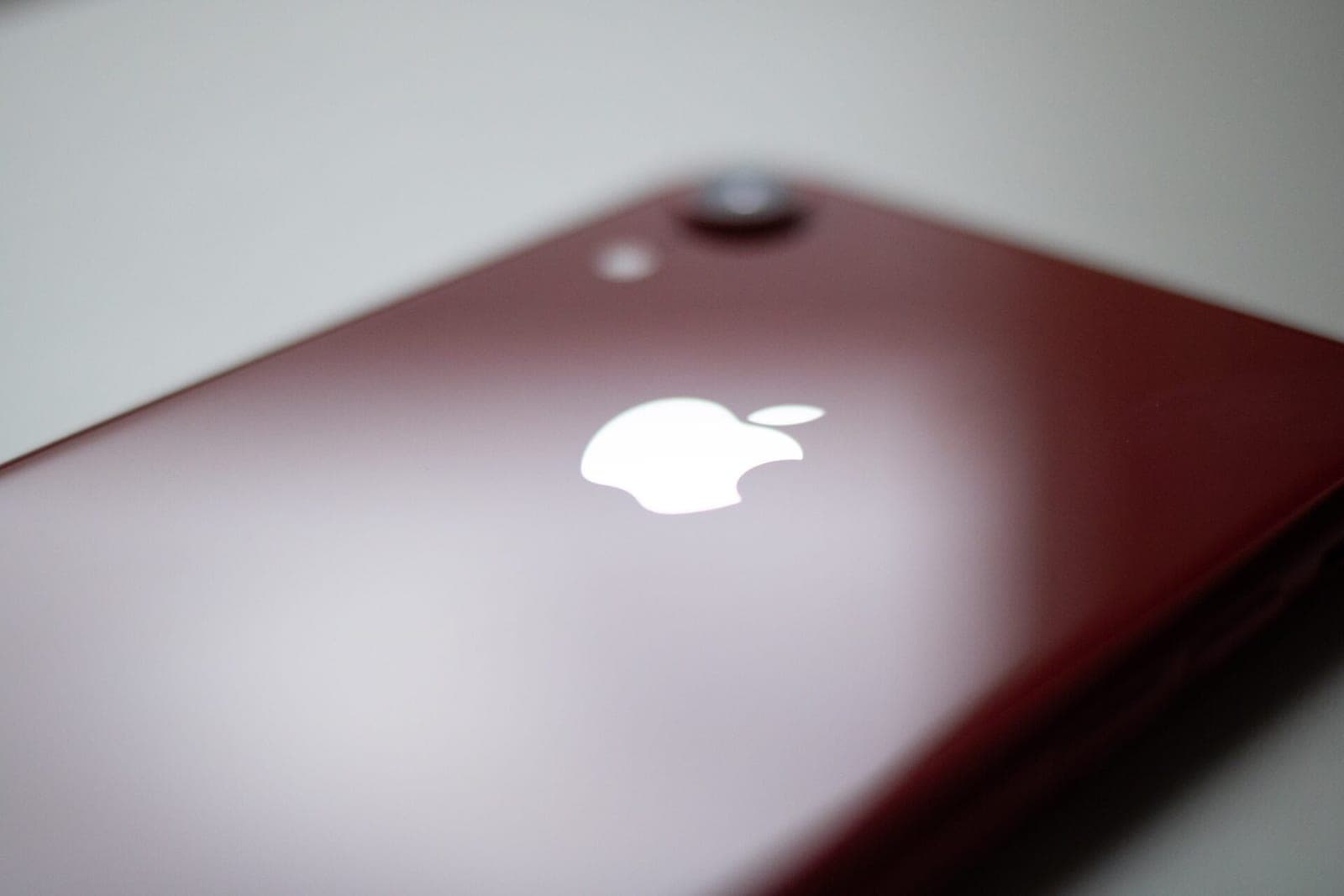 Naujas „iPhone“ virusas kaip šnipinėjimo įrankis platinamas vyriausybėms
