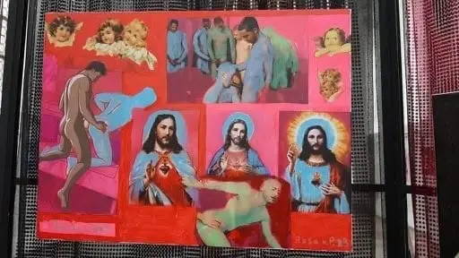 Bažnyčioje atidaryta paroda, kupina pornografinių vaizdų