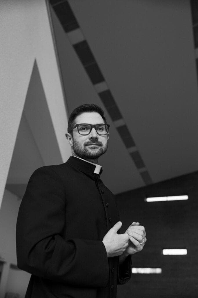 Kunigas Benas Lyris: „Tikros Kalėdos įvyksta ne ten, kur buvo labai daug blizgučių“