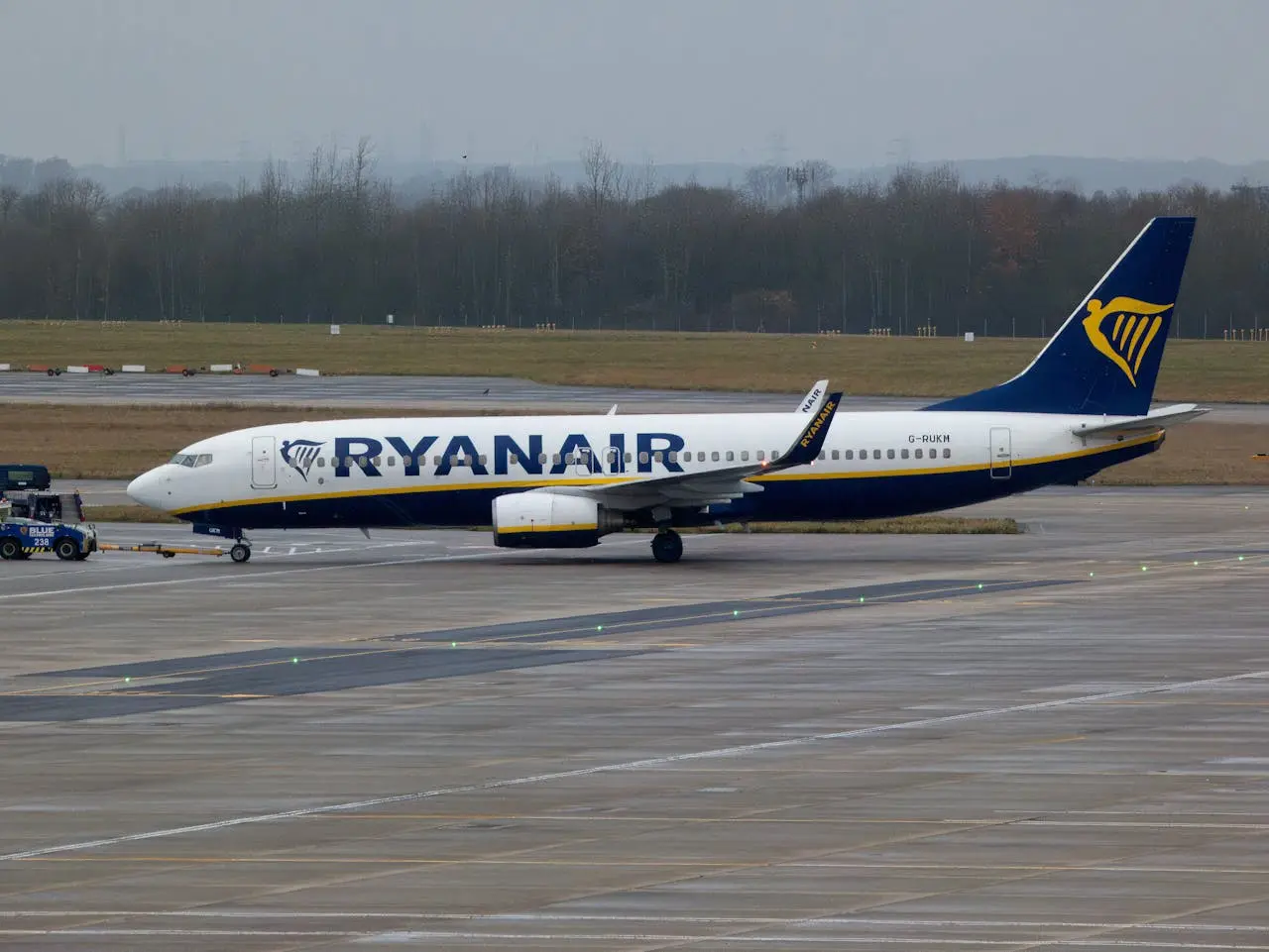 Netinkamai elgiesi lėktuve? „Ryanair“ skirs beveik 600 eurų baudą
