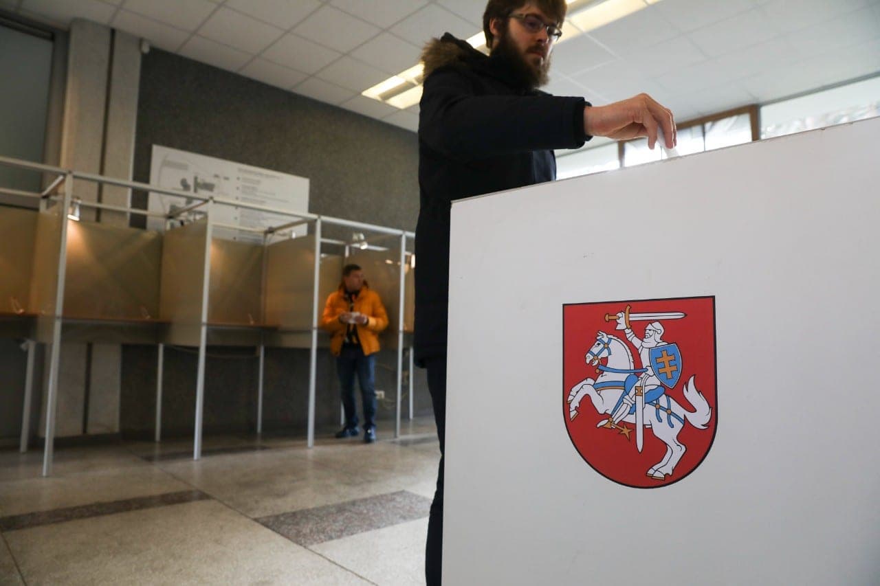 Partijų pažadai prieš rinkimus: valstybinis bankas, pensijų kaupimas ir LGBT