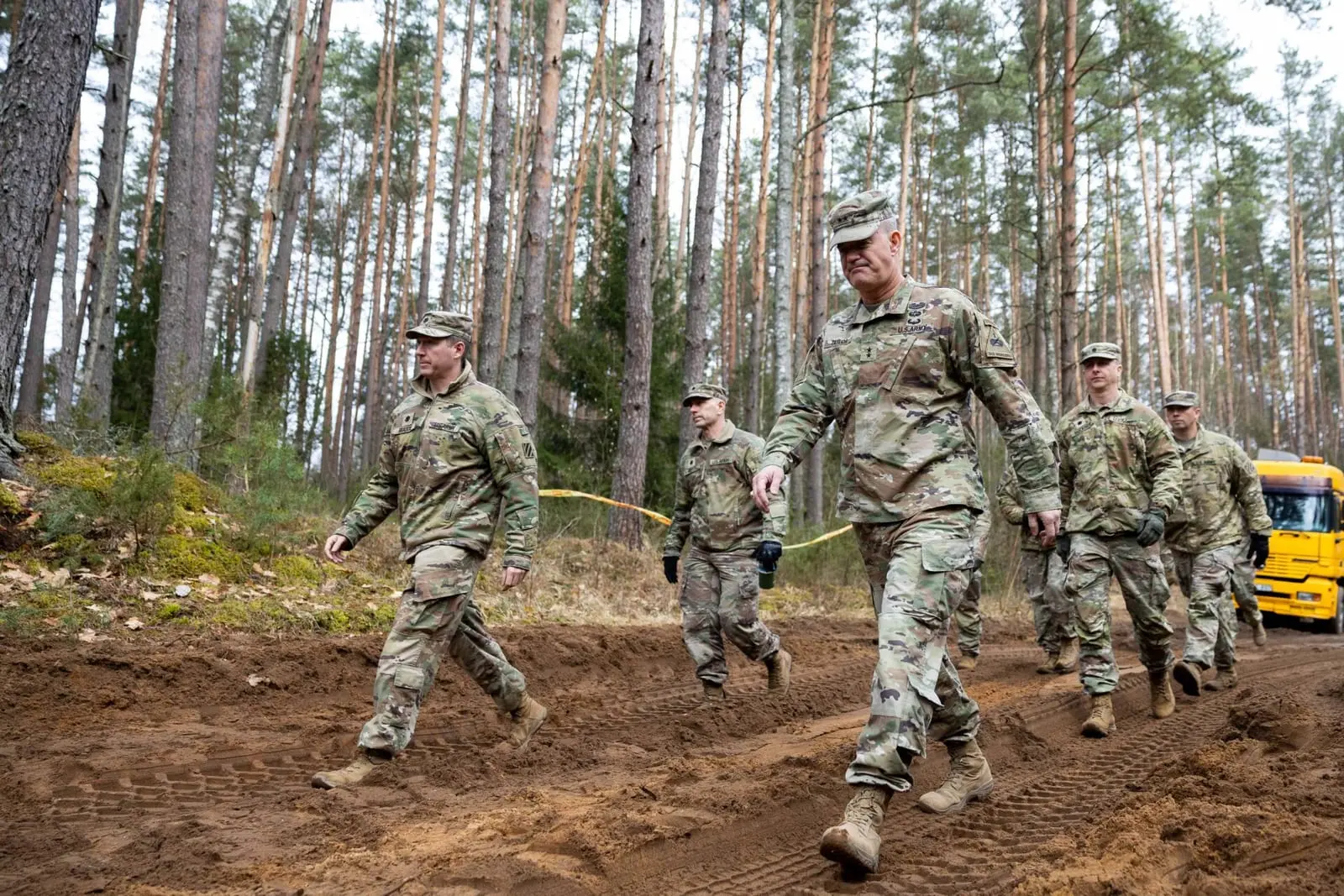 Penktadienio vakarą į Pabradės poligoną atvyks amerikiečių narų komanda