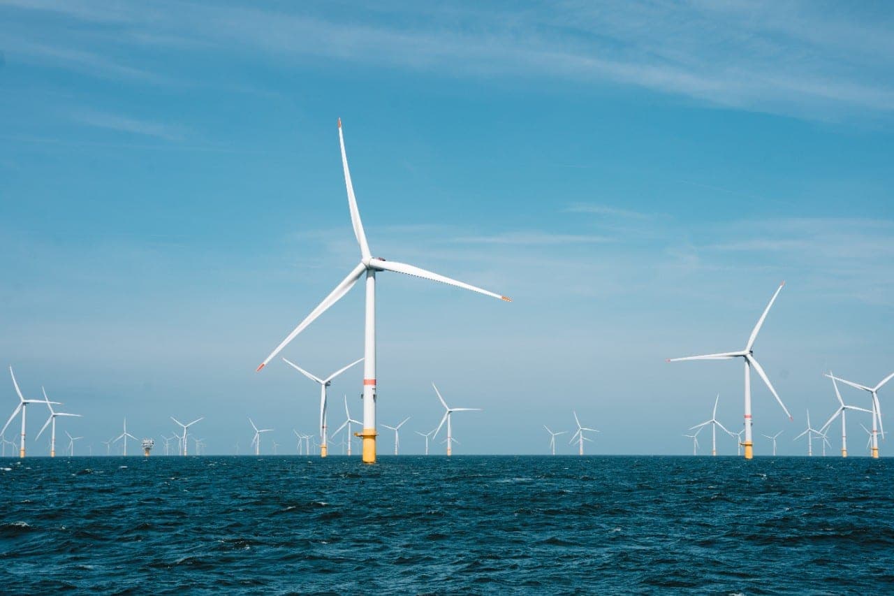 Naujas energetikos „neliečiamųjų“ planas – prabangios vėjo jėgainės jūroje?