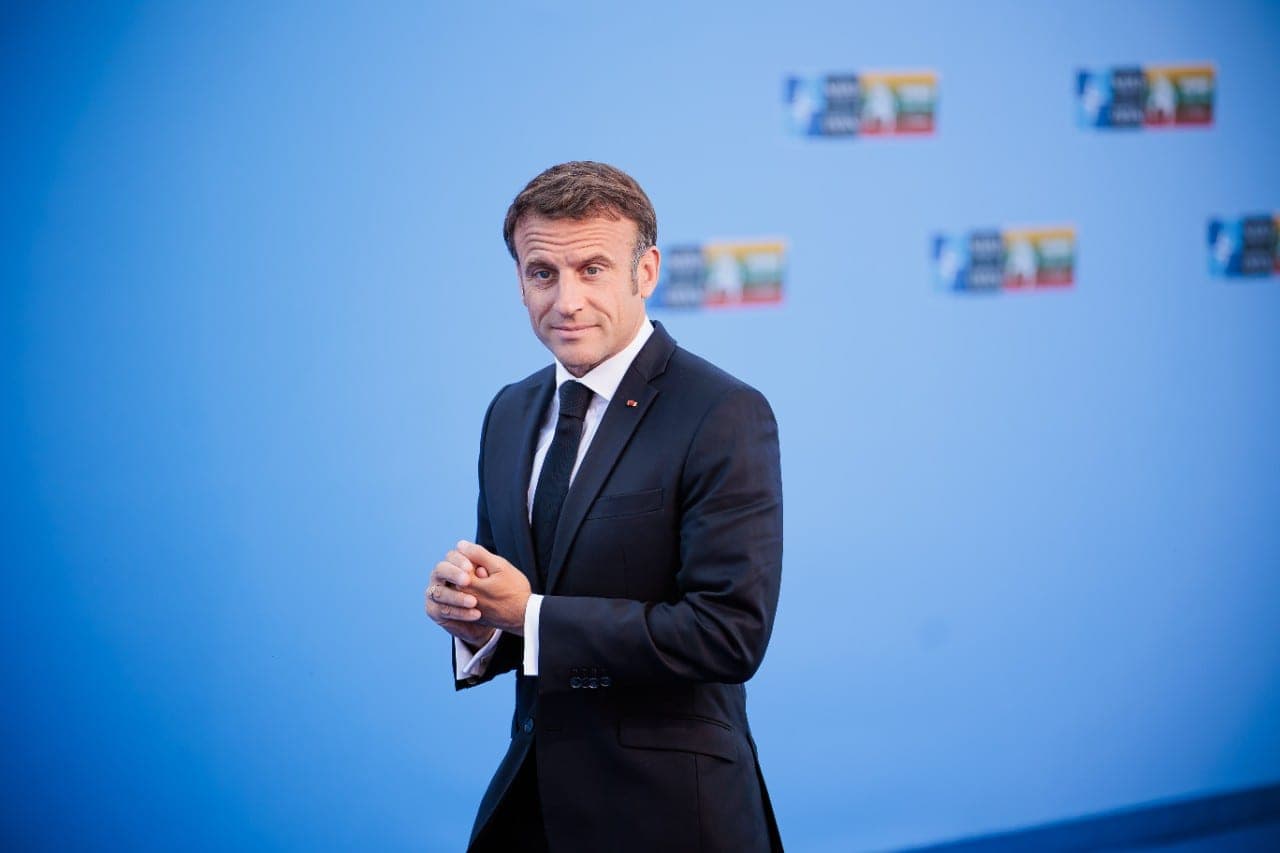 E. Macronas skelbia apie papildomą 2 milijardų vertės pagalbos Ukrainai paketą