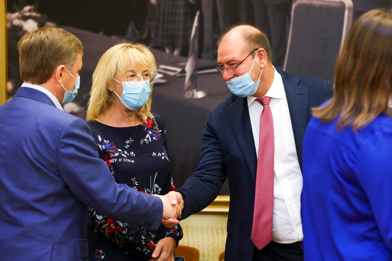 Savaitės įvykių apžvalga: Darbo partijai – V. Uspaskich, liberalams – dar vienas sekso skandalas