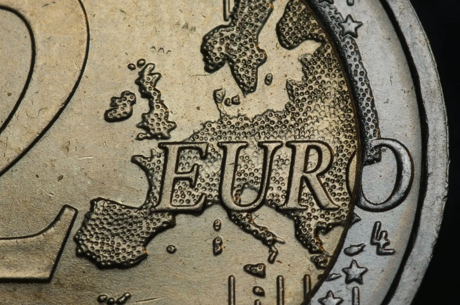 Geopolitiniai lūžiai stiprina eurą: ar tai ilgalaikė tendencija?