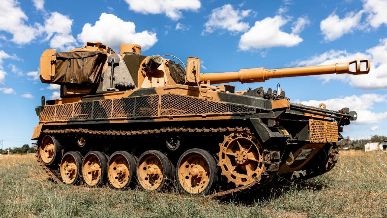 Gvazdikai prie tankų ir „rusiškas“ Kauno Tauras – Lietuva tęsia pomėgį lygintis su Rusija