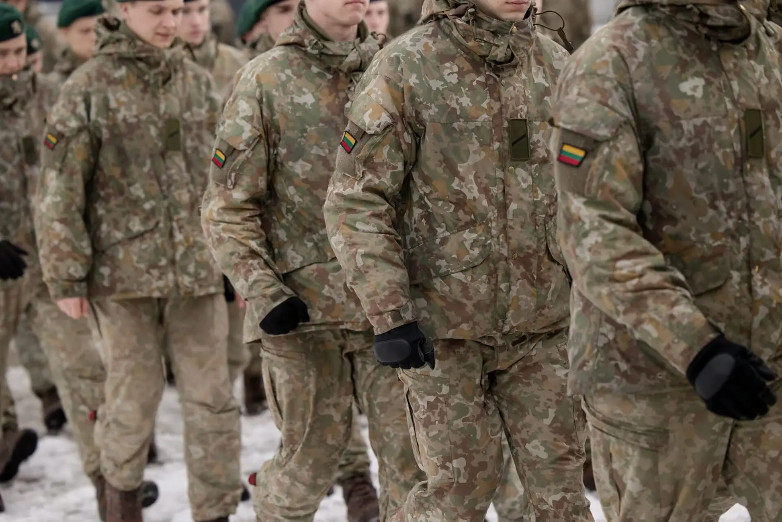 Mėnesis iki karo Ukrainoje: Lietuvos kariuomenė gavo teisę persekioti ir sulaikyti bet ką