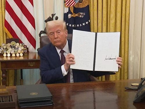 D. Trumpas pasirašė įsaką panaikinti Švietimo departamentą