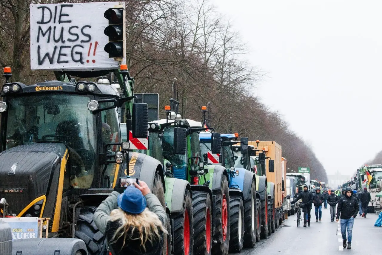 Ūkininkų protestai Vokietijoje ir Prancūzijoje: į miesto centrą nevengiama atvežti net tonas mėšlo