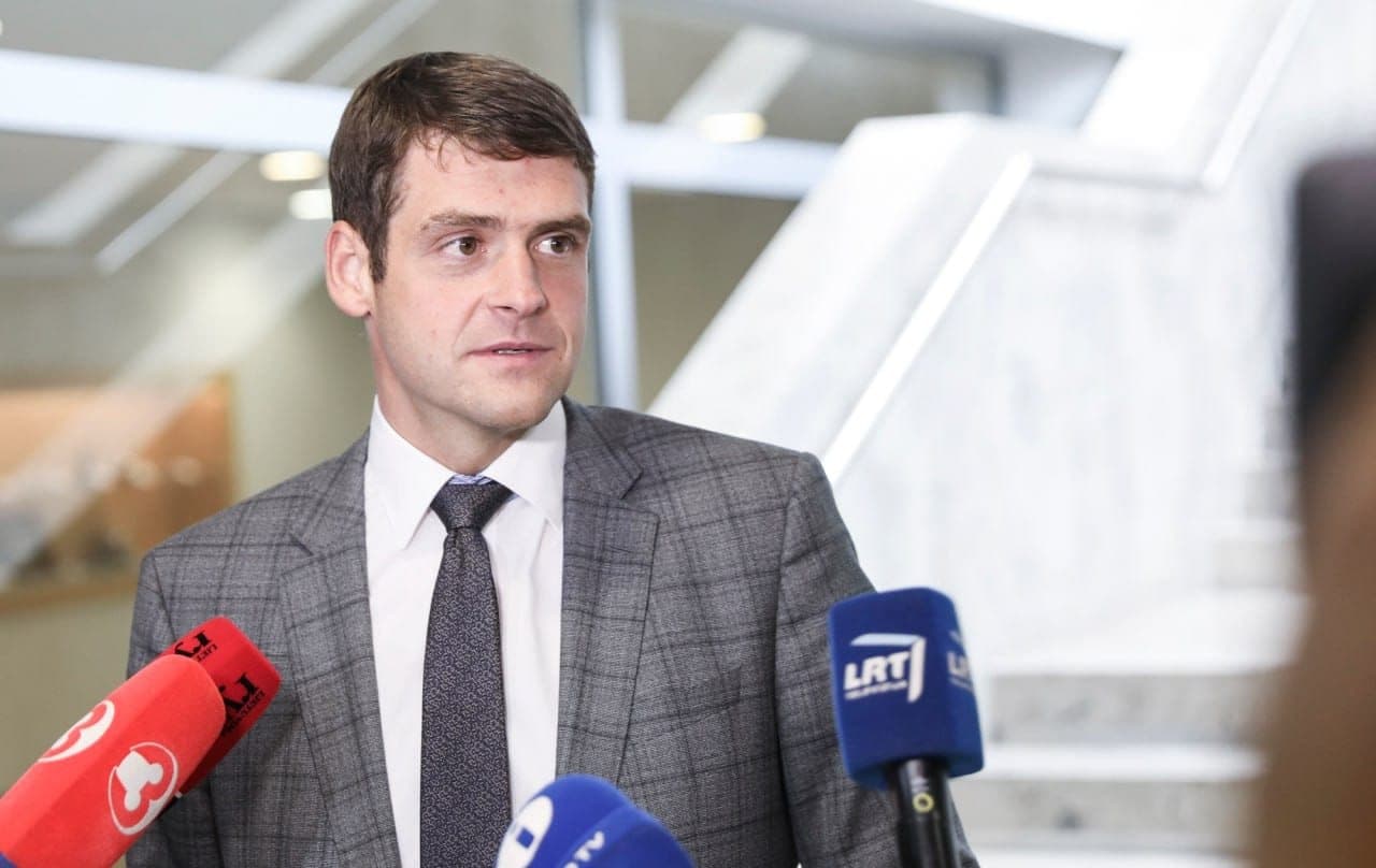 R. Žemaitaitis kritikuoja G. Nausėdą: žmonės sunerimę dėl savo pinigų bankuose