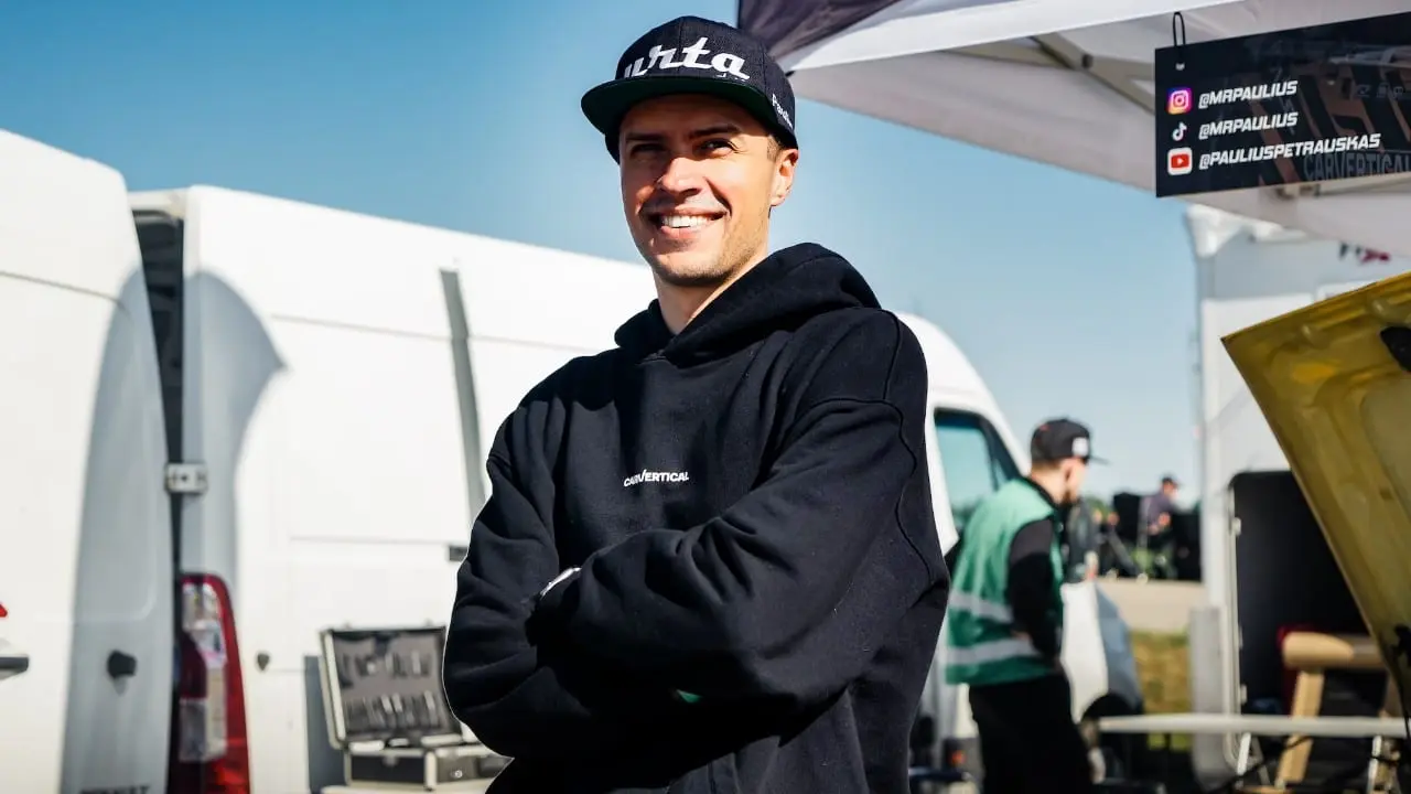 Drifto Pro lygos naujokai santykius aiškinosi Kuršėnų autodrome