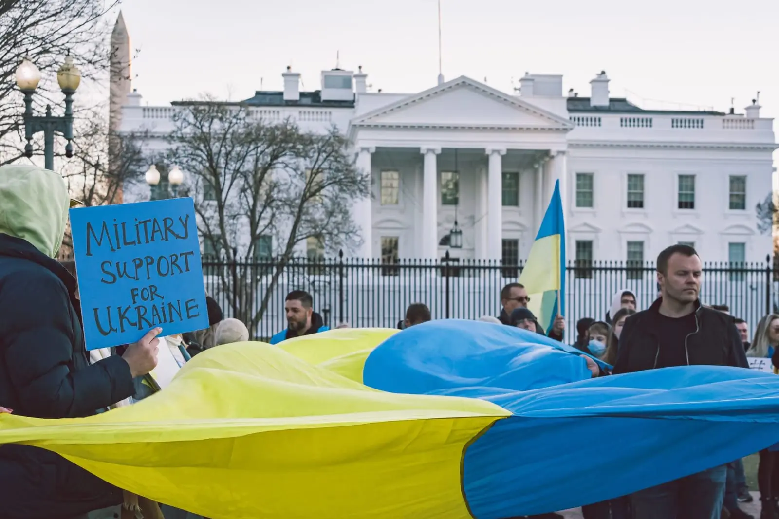 Ukraina dalį savo teritorijos turėtų atiduoti Rusijai?