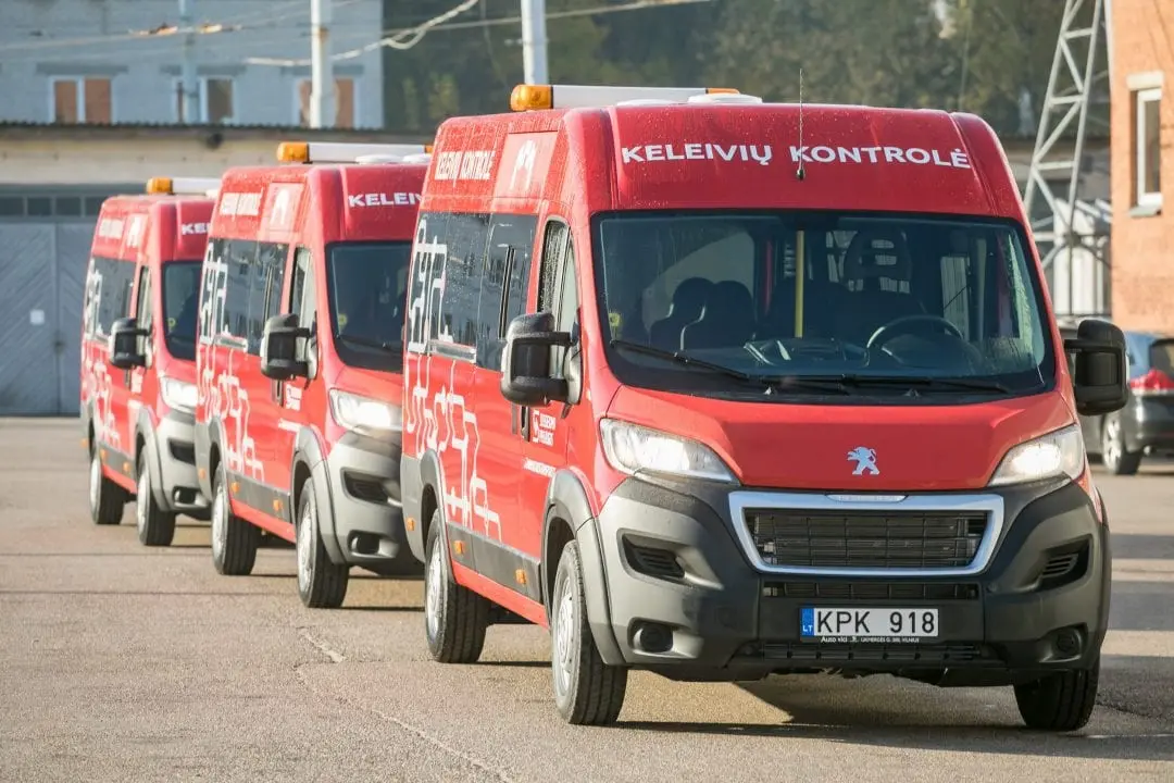 Vietoje baudų už važiavimą „zuikiu“, vilniečiams atsiranda galimybė įsigyti kontrolės bilietą