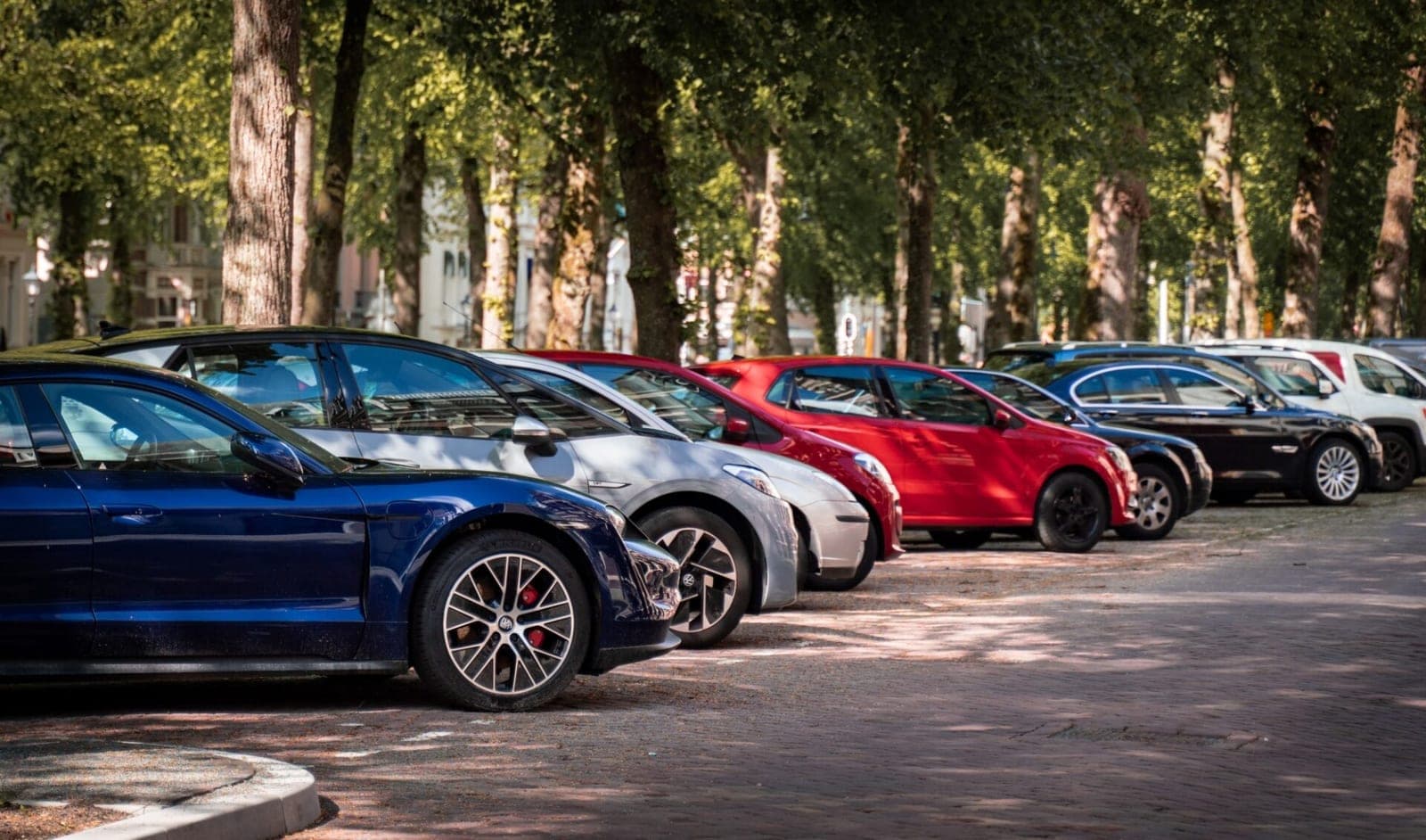 Mokesčių niekada nebus per daug: Kaune apmokestino dar daugiau automobilių statymo vietų
