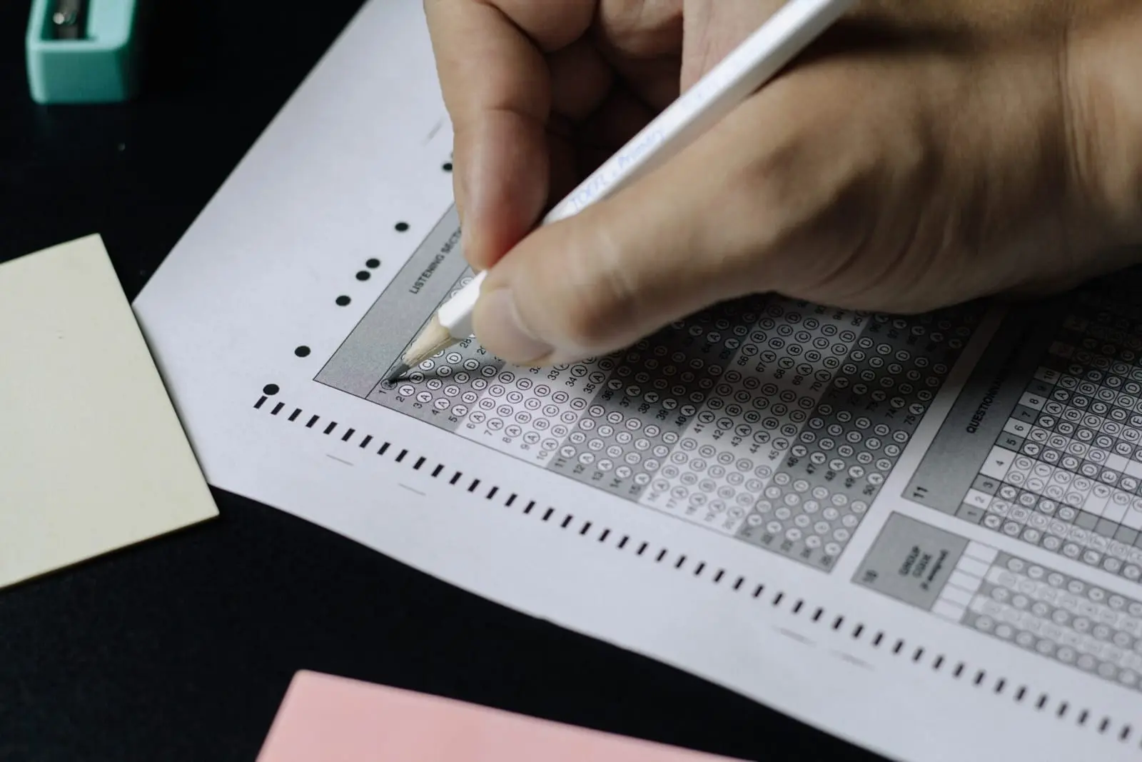 Nuotolinis mokslas kojos nepakišo: paskelbti 2021-ųjų brandos egzaminų rezultatai nenuvilia