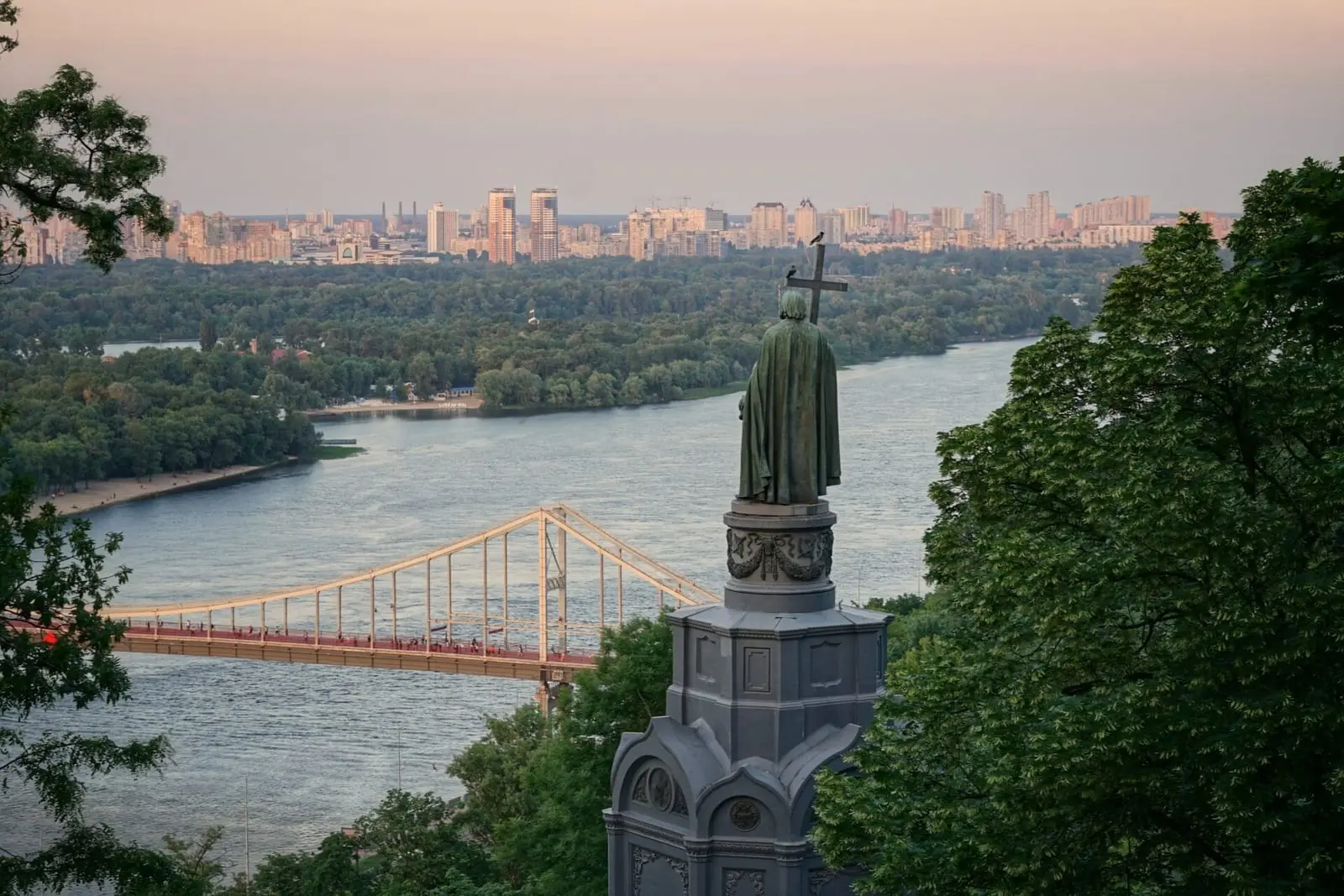 Ukrainai atstatyti prireiks milijardų: ar realu, kad nuostolius padengs Rusija?