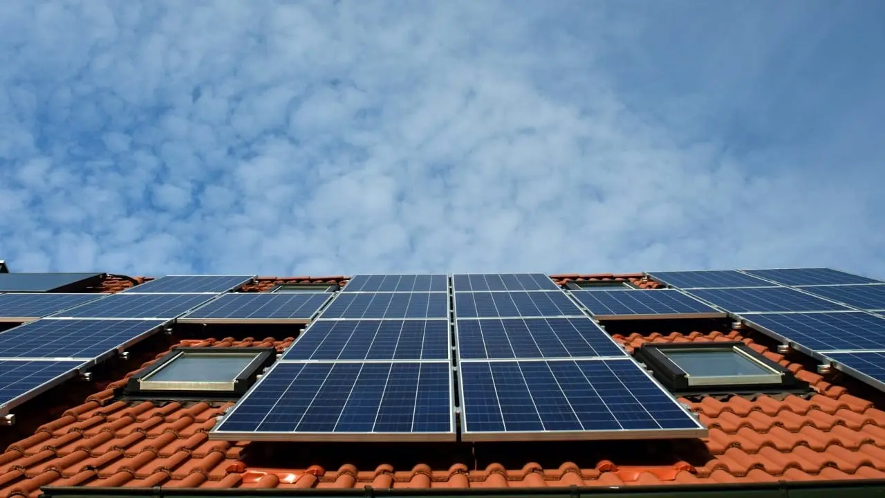 Saulės elektrinės: į ką verta atkreipti dėmesį ir kaip gauti paramą