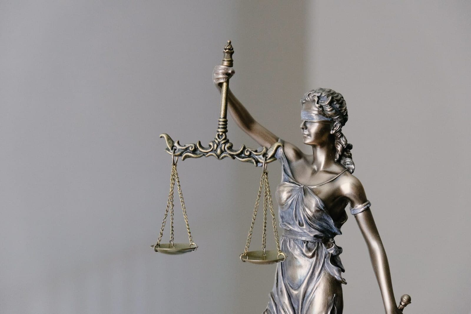 Tarptautinis studentų susivienijimas imasi veiksmų – teiks grupinį ieškinį dėl pažeistų teisių