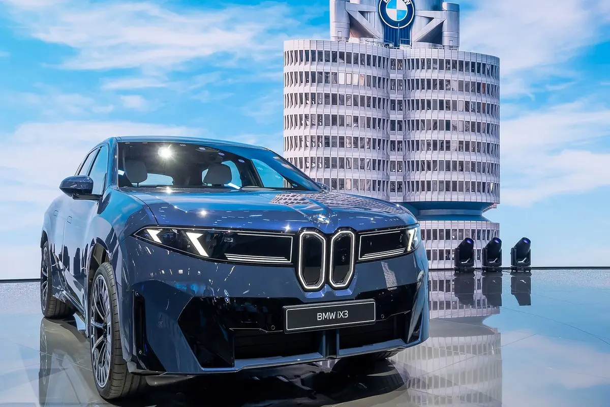 BMW i3 elektromobilis vienu įkrovimu nuvažiavo 1213 km: sąnaudos tik 8,8 kWh/100 km
