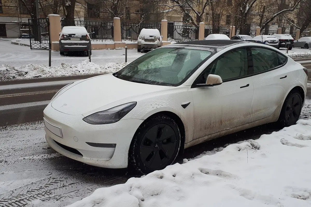 Elektromobilis žiemą: kiek sumažėja nuvažiuojamas atstumas ir kaip jį išsaugoti