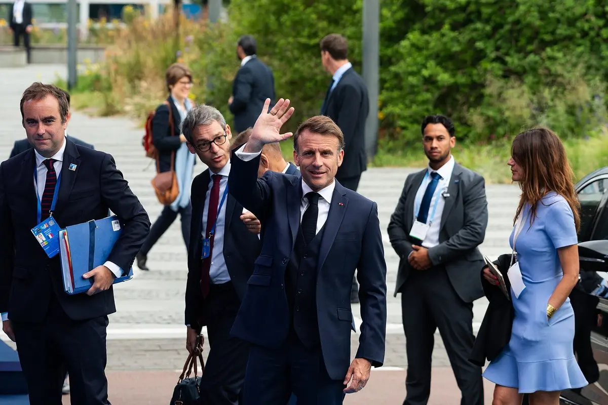 Prancūzijoje tęsiasi moksleivių protestai: Macronas sako, kad jaunimo nerimu naudojamasi politiškai