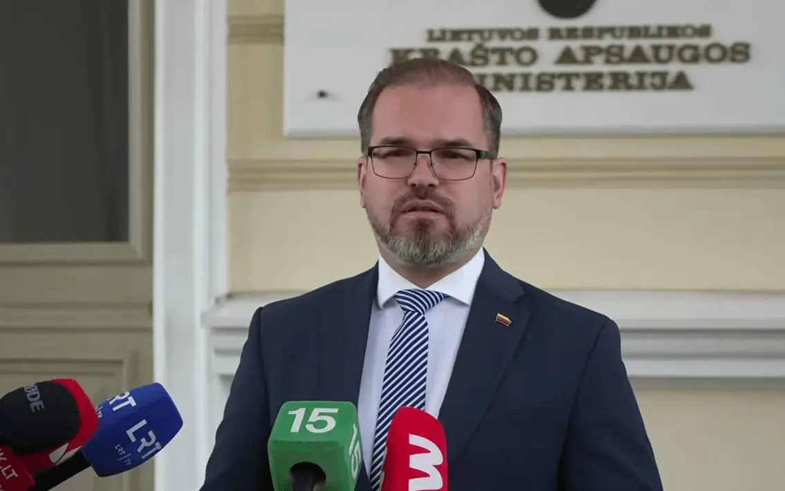 Lietuvoje diegiama „SkyFortress“: žemai skrendančius dronus aptiks pagal garsą ir radijo signalus