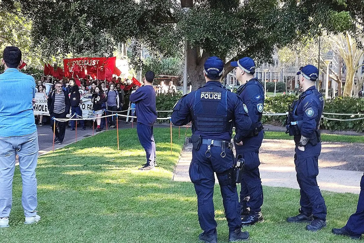Sidnėjaus protestas prieš I. Herzogo vizitą: policijos priežiūros tyrimas rado „ribotai įrodymų“ apie protestuotojų smurtą