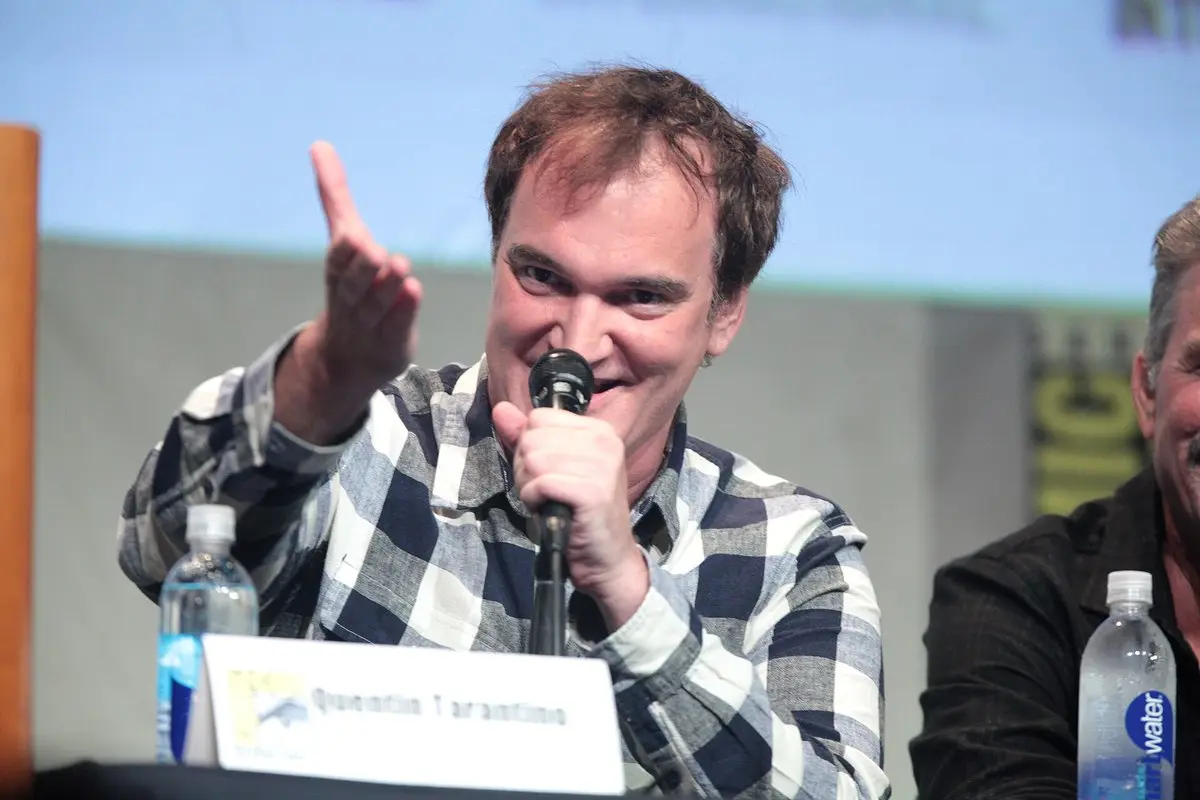 Quentin Tarantino parašė dešimtojo filmo scenarijų, bet filmuoti neskuba – pirmiausia spektaklis Londone