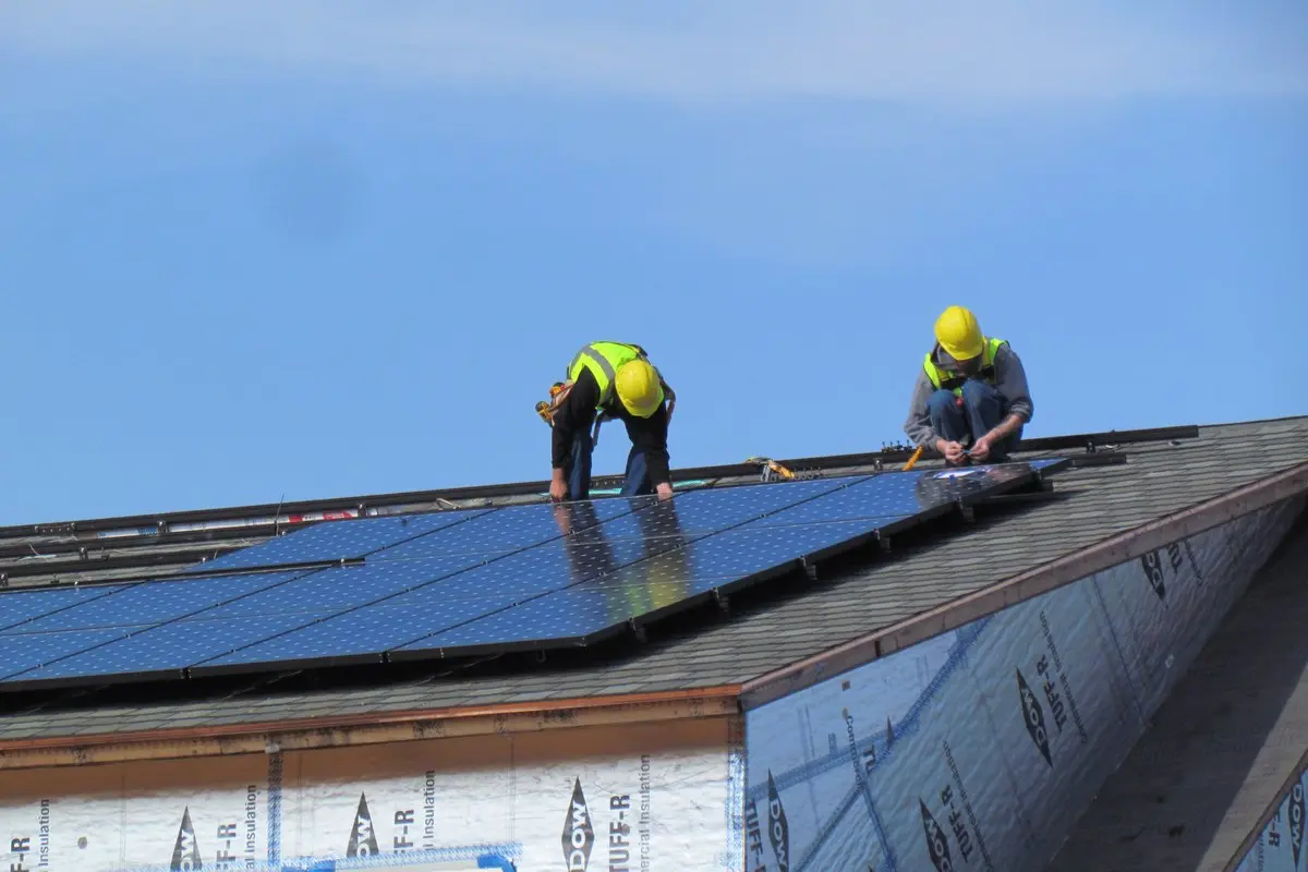 Saulės elektrinės kaina 2026: kiek kainuoja 3, 5, 10 ir 15 kW elektrinė namams