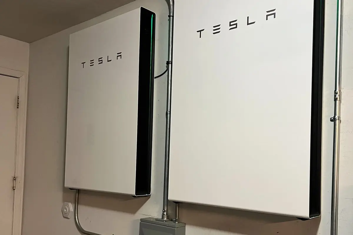 Tesla Powerwall: ar galima įsigyti Lietuvoje, kiek kainuoja ir kokios yra alternatyvos