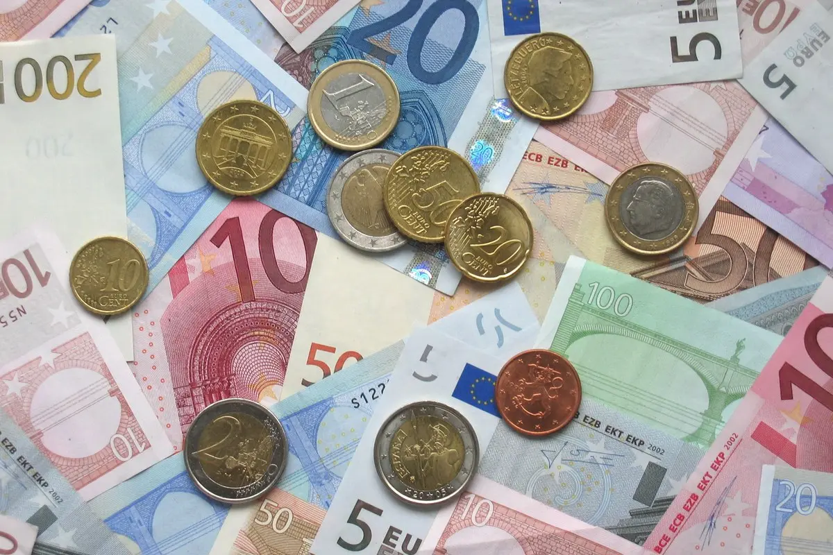 Savivaldybių rinkimų kampanija 2027: agitacija, aukos, išlaidų limitai ir politinė reklama