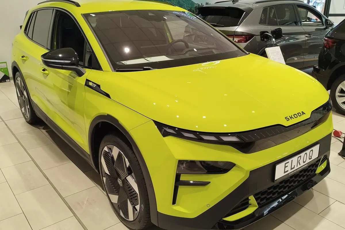 Škoda Elroq: versijos, baterijos, įkrovimas ir Elroq Lietuvoje