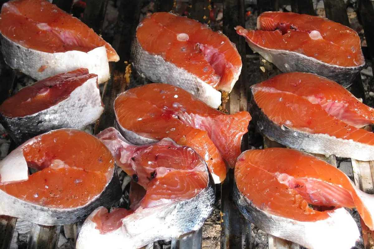 Omega-3 riebalų rūgštys: EPA, DHA ir ALA, kiek žuvies valgyti ir ar verta gerti žuvų taukus