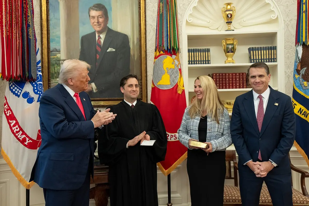 D. Trumpo Teisingumo departamentas prieš rinkimus laužo neutralumo tradiciją: krata, ieškinys Kalifornijai ir agitacija