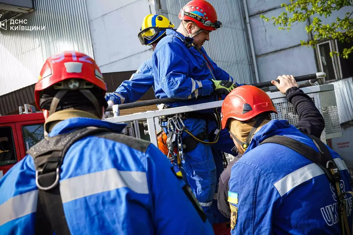 Rusija naikina Kyjivo elektrines pagal perimtą planą: blogiausiu atveju – iki 20 valandų be elektros per parą