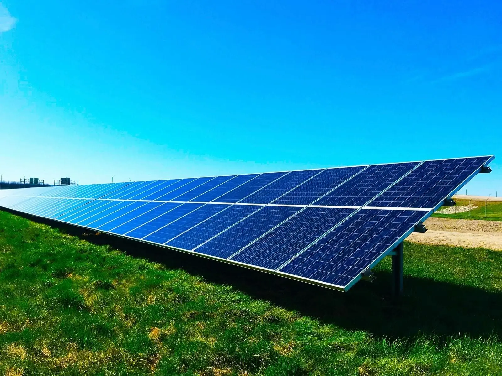 Už saulės elektrinių savininkus mokės ir kiti gyventojai: VERT patvirtino naują tvarką