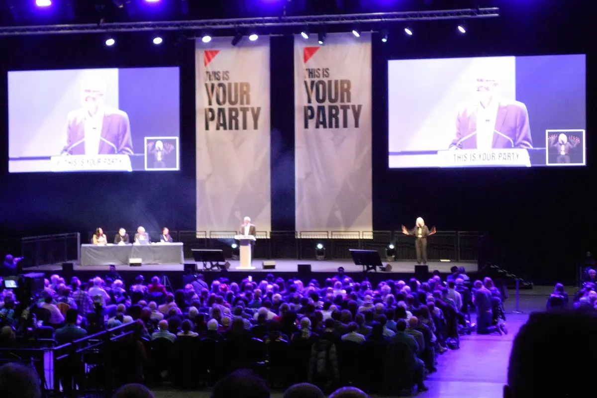 Londono policija tiria ginčą dėl Corbyno ir Sultanos „Your Party“ įkūrimo: sulaikytas vyras