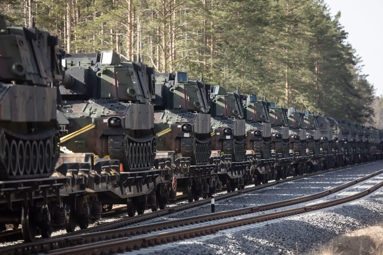 Rusijos kariškis pripažino NATO artilerijos pranašumą