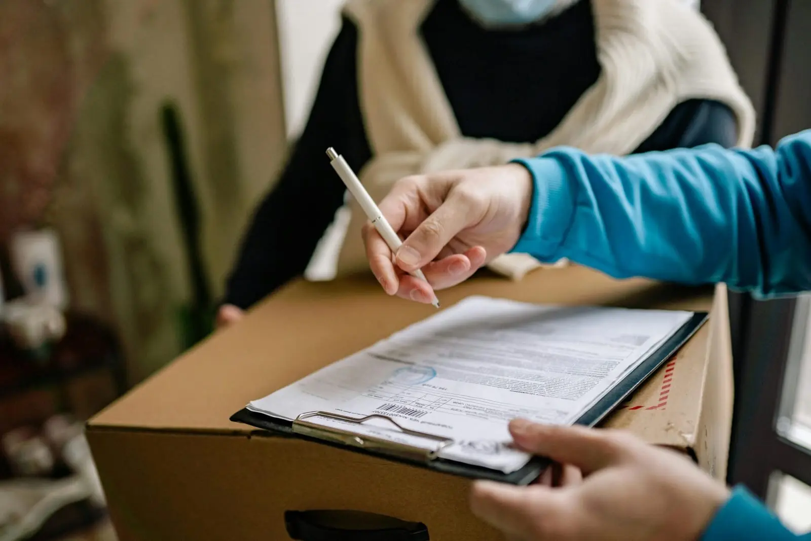Dažnai tenka naudotis kurjerio paslaugomis? 6 faktai, kurių nežinojote apie šią profesiją