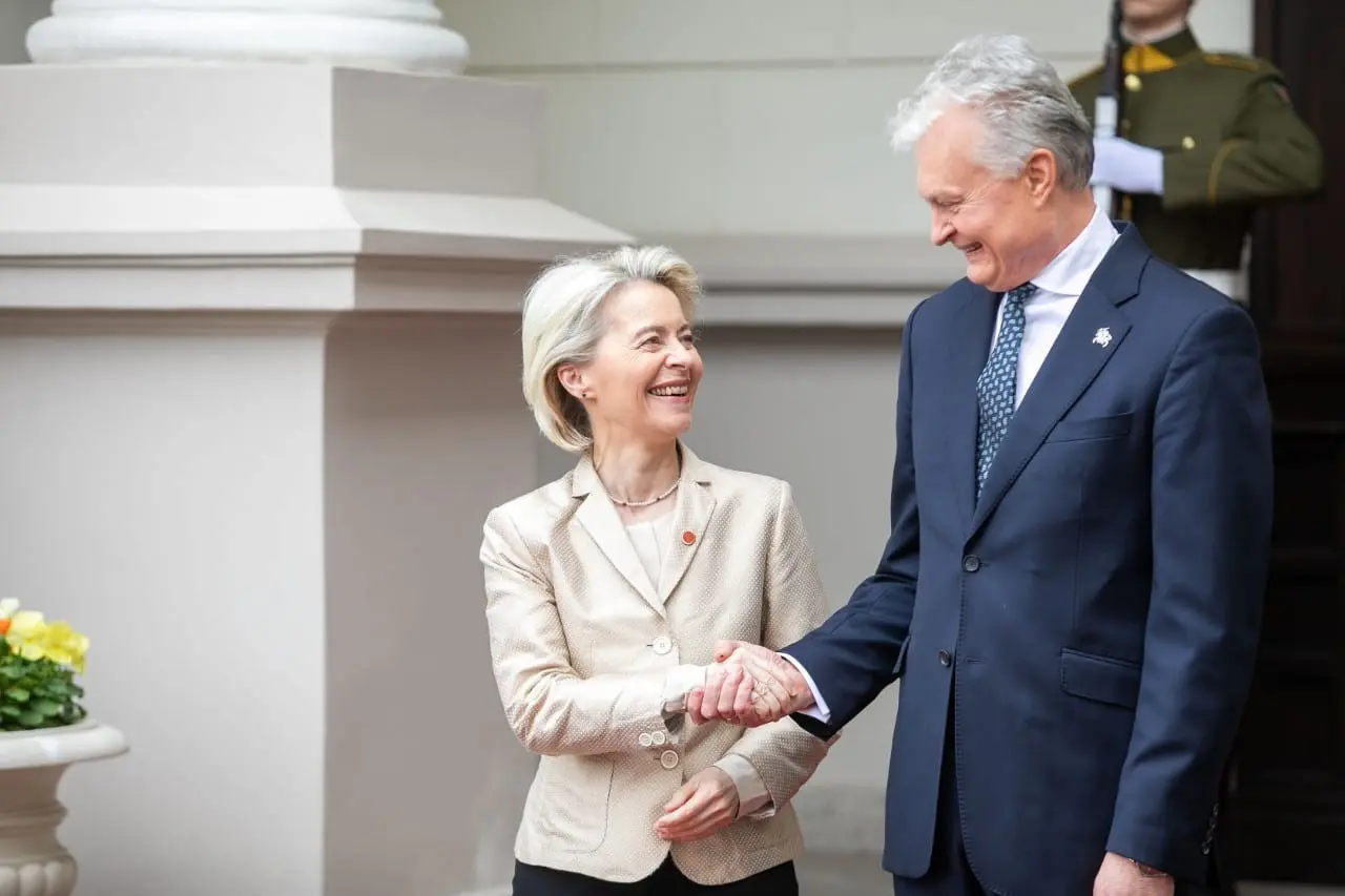 Ursula von der Leyen gali būti pakeista: į jos poziciją siūlomas Graikijos politikas