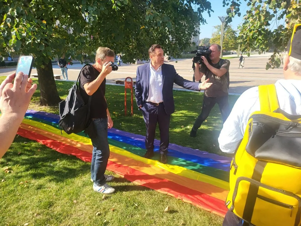Byla dėl LGBTQ žmonių niekinimo: P. Gražuliui už neatvykimą į teismo posėdį skirta 250 eurų bauda
