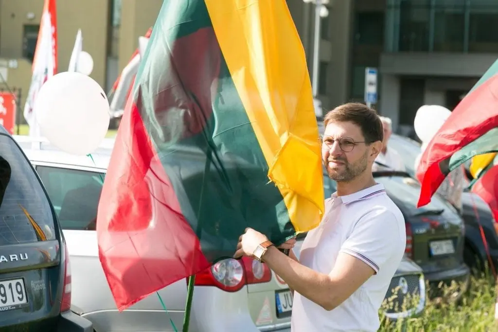 Celofanas įkūrė partiją „Mes Lietuva“: prisijungė mokytoja Astra, subūrė 2306 narius