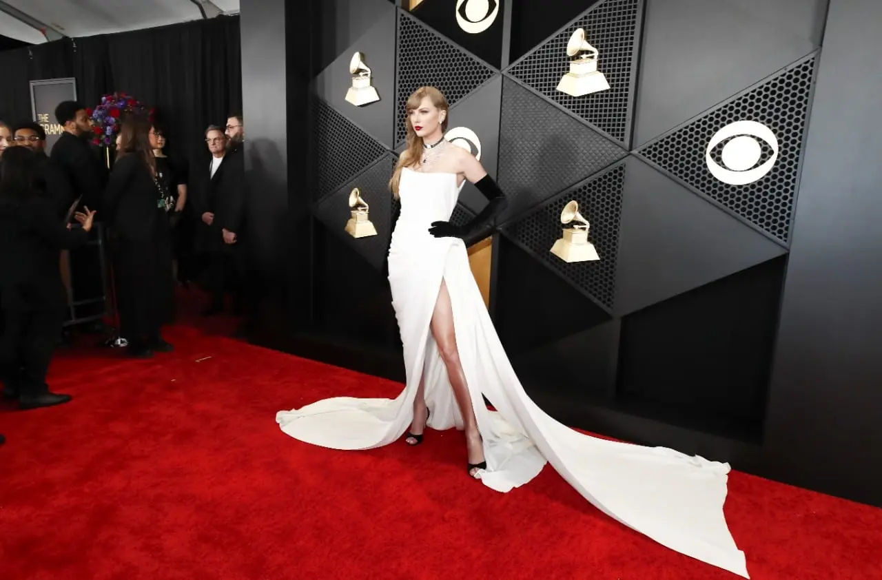 Turtingiausia pasaulio atlikėja T. Swift: duoklė LGBTQ+ ir demokratams