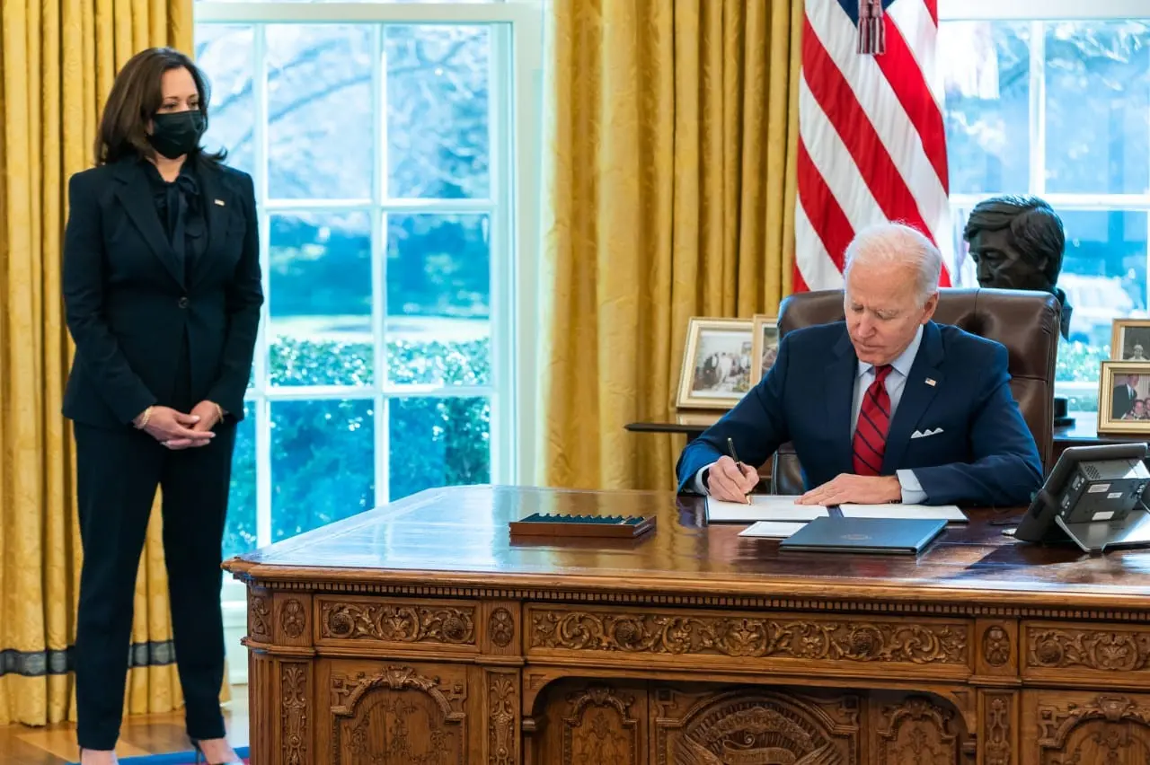 Nemalonumai J. Bidenui: įtarinėjamas stambiu kyšininkavimu